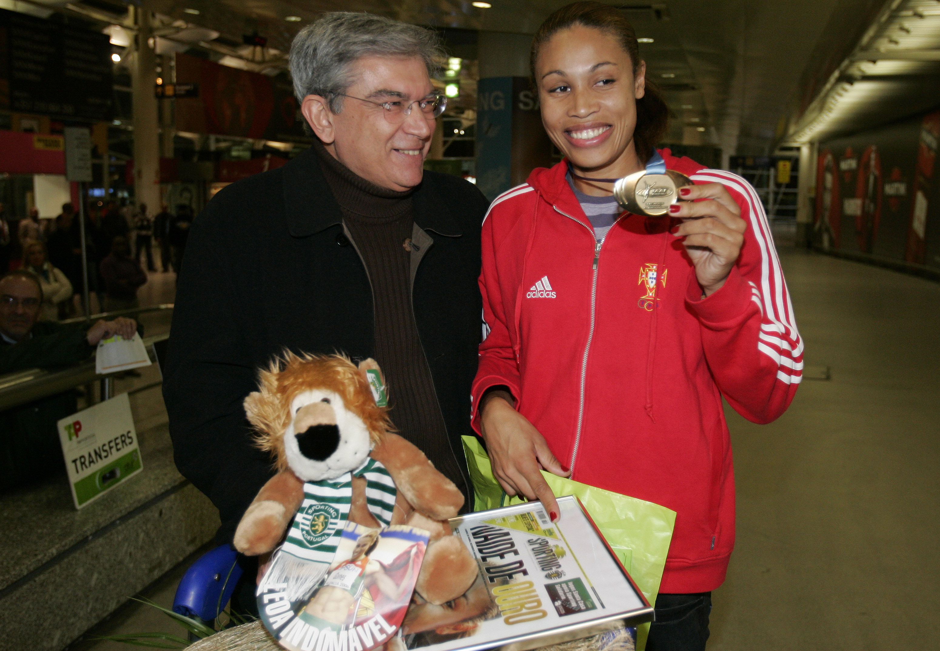 Naide Gomes ganhou ouro no salto em comprimento em Valência, em 2008 - Foto: A BOLA/Sérgio Miguel Santos