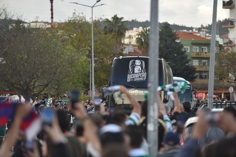 Chegada do autocarro do Sporting - Foto: Miguel Nunes