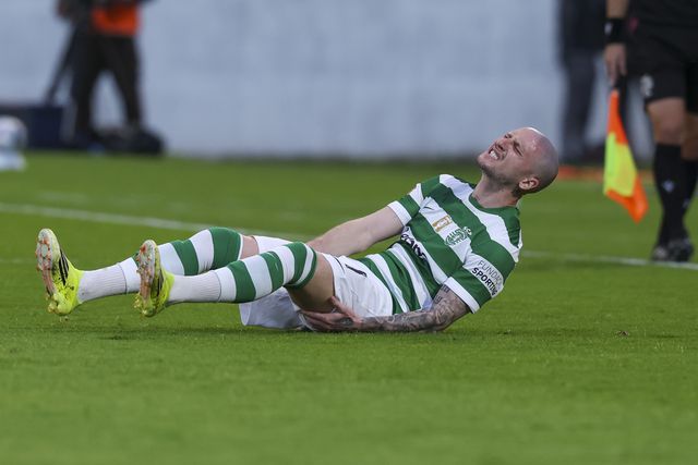 Nuno Santos lesiona-se na primeira titularidade em mais de um ano