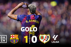 Assistência de João Cancelo dá vantagem ao Barcelona