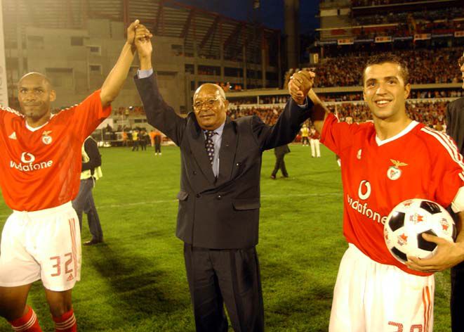 Hélder, Mário Coluna e Simão Sabrosa depois do jogo — Foto: A BOLA