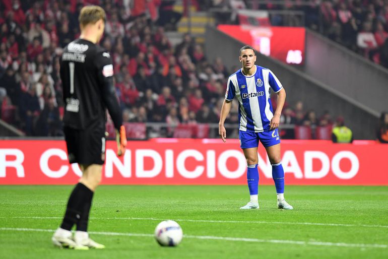 SC Braga-FC Porto (Liga): muitos protestos do FC Porto após Largerbielke ter travado Gul que seguia em boa posição. Segundo Pedro Henriques, não se tratou de uma «clara oportunidade de golo», apenas «punível com cartão amarelo».