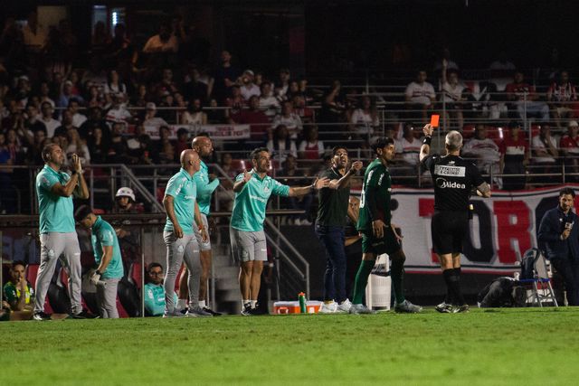 Abel Ferreira expulso