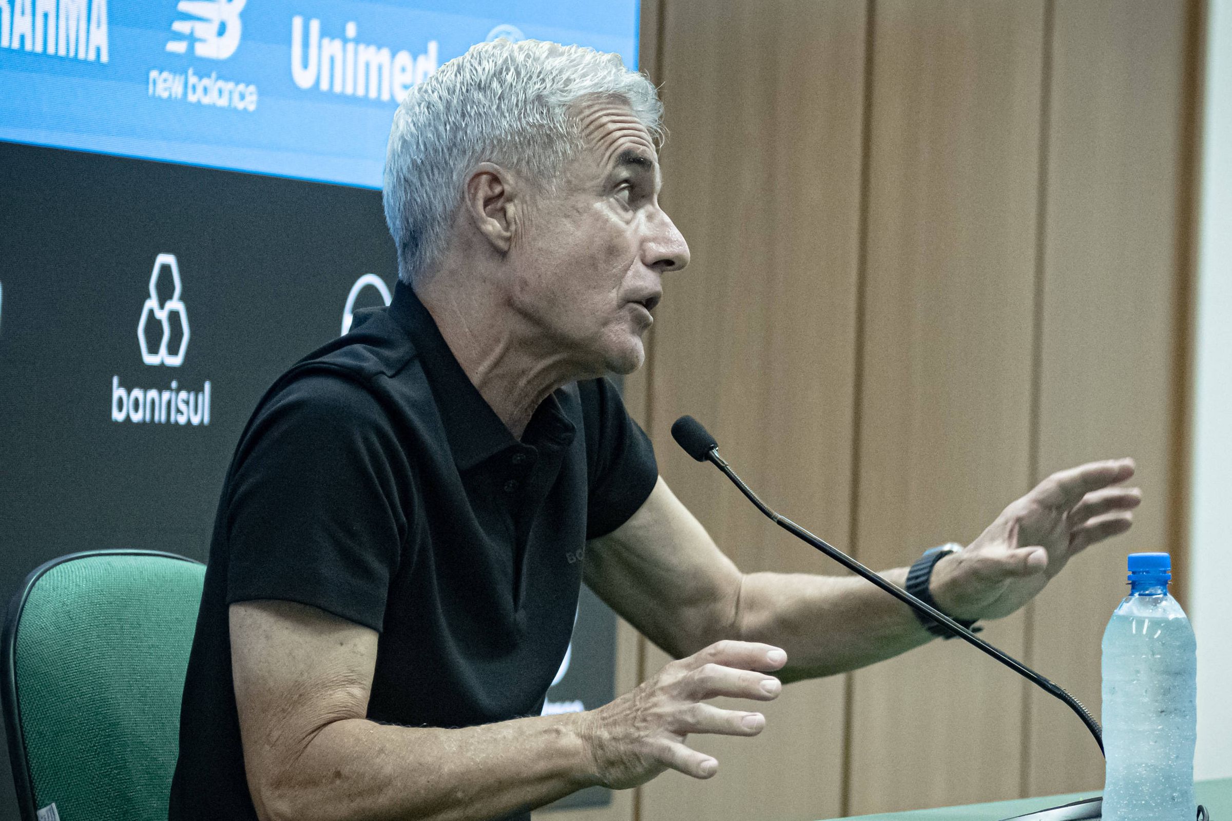 Luís Castro, treinador do Grêmio