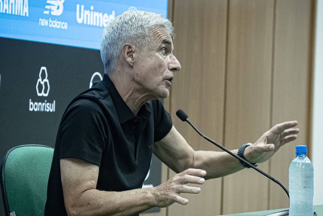 Luís Castro, treinador do Grêmio