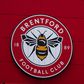 Jogadores do Brentford envolvidos em desacatos para socorrer vítima de racismo