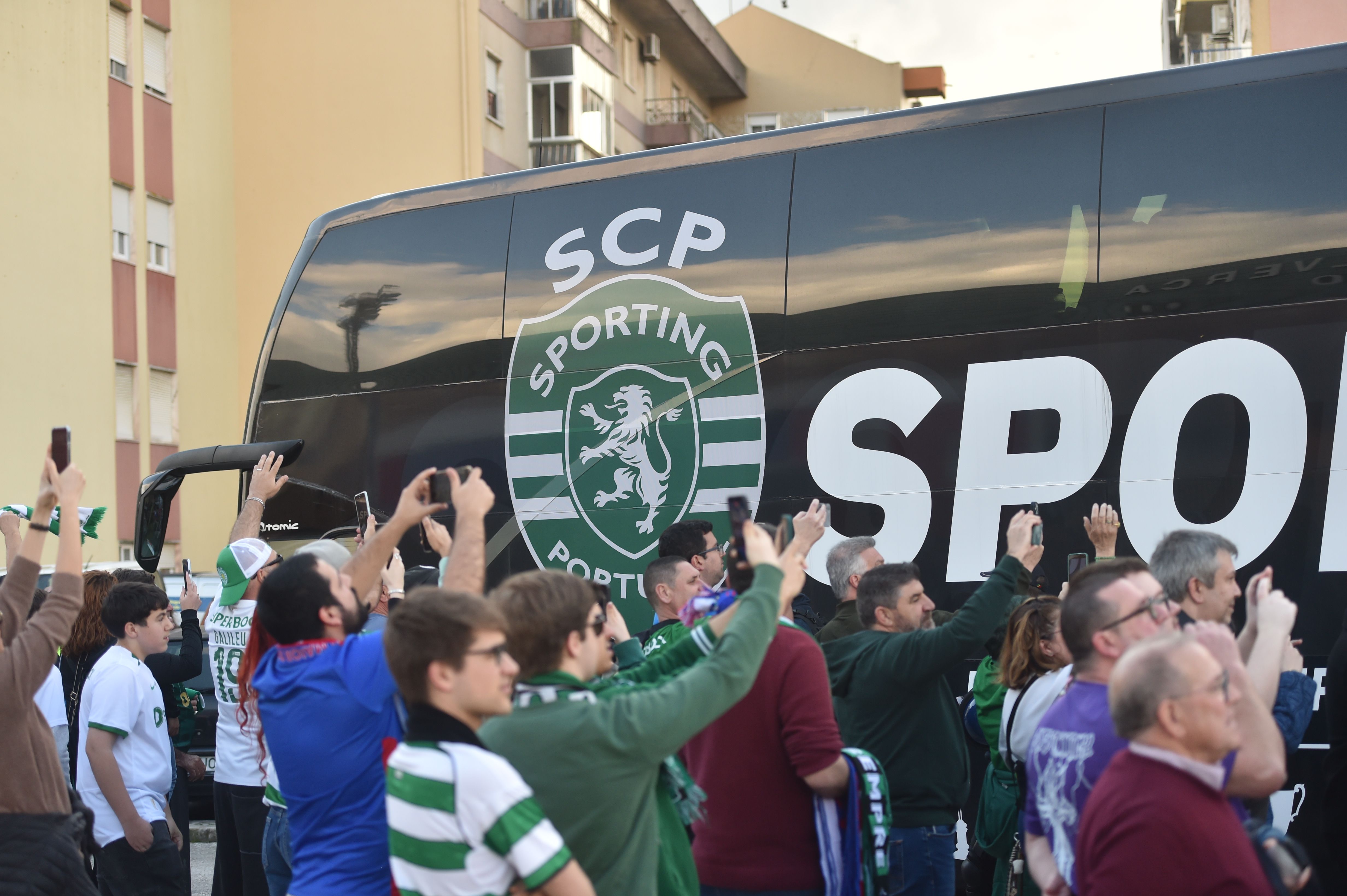 Chegada do autocarro do Sporting - Foto: Miguel Nunes
