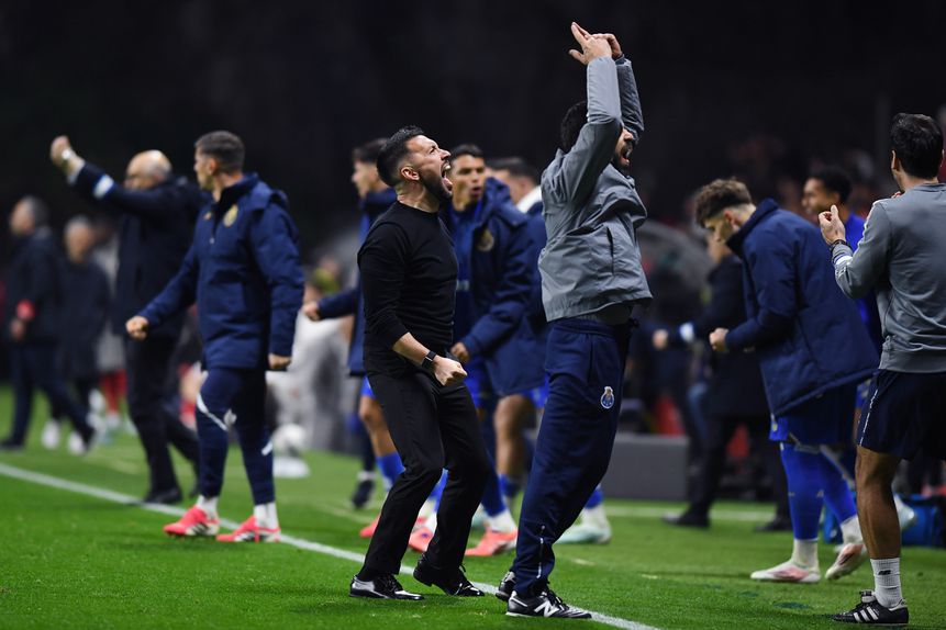 Farioli festejou den forma efusiva a vitória do FC Porto em Braga - Foto: Rogério Ferreira/Kapta+