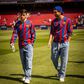 Jogadores do Barcelona surpreendem com camisolas retro de Ronaldinho