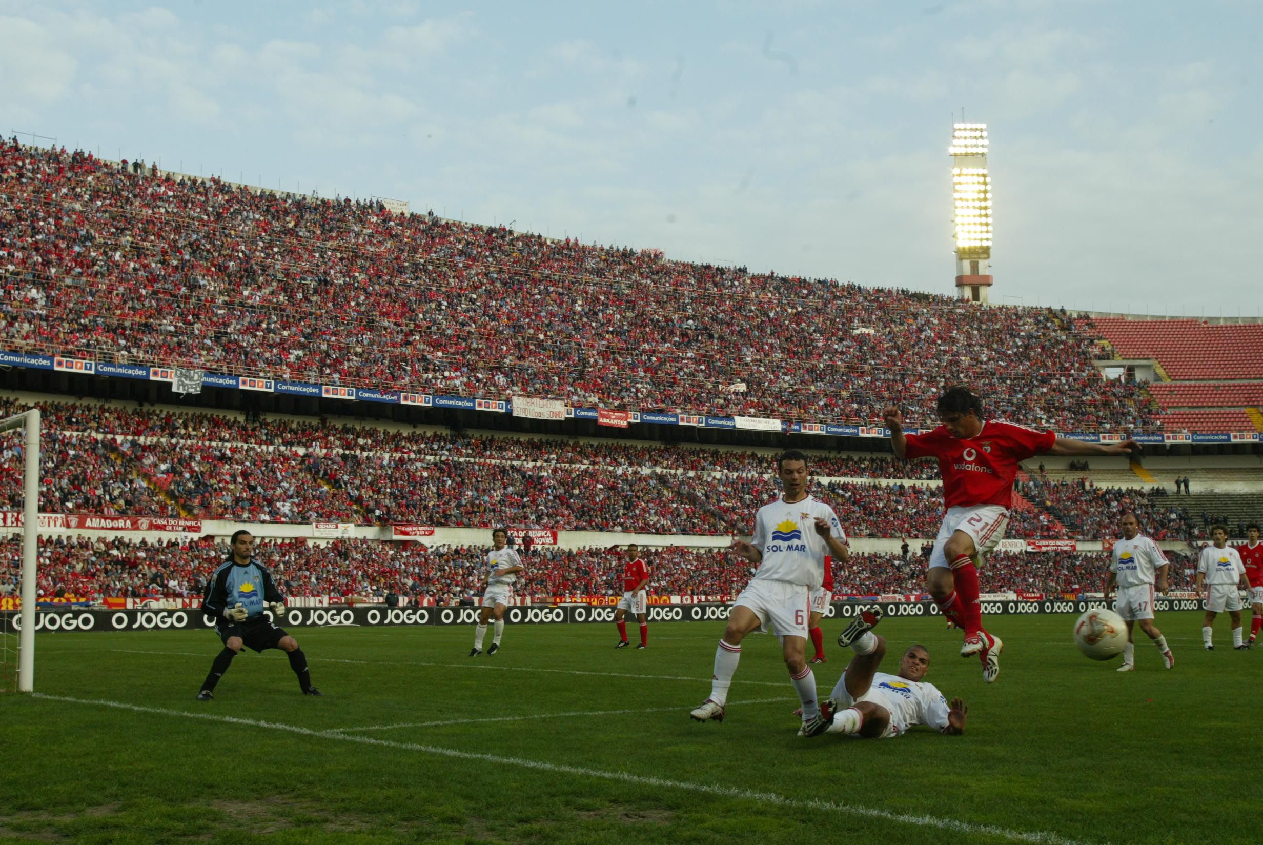 Jogo com o Santa Clara não foi grande espectáculo. Benfica venceu por 1-0 — Foto: A BOLA