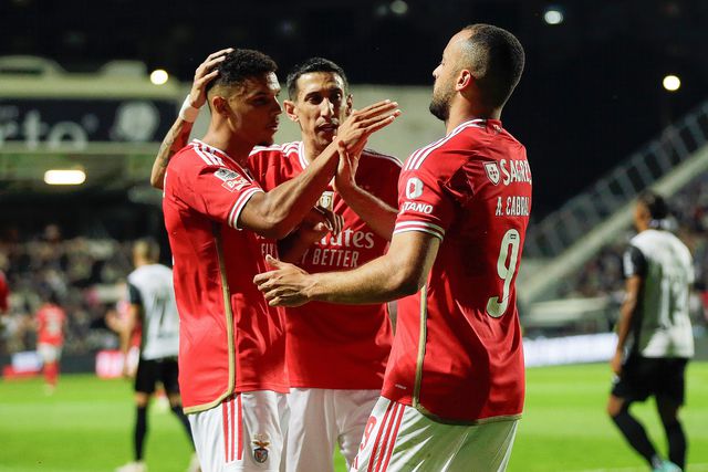 Di María sai da lamparina para conceder três desejos (crónica)