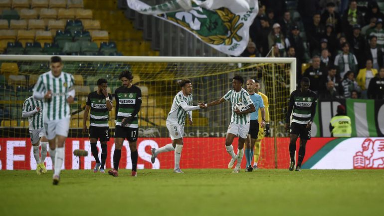 VÍDEO: classe de Clayton a assistir o golo de André Luiz ao Sporting