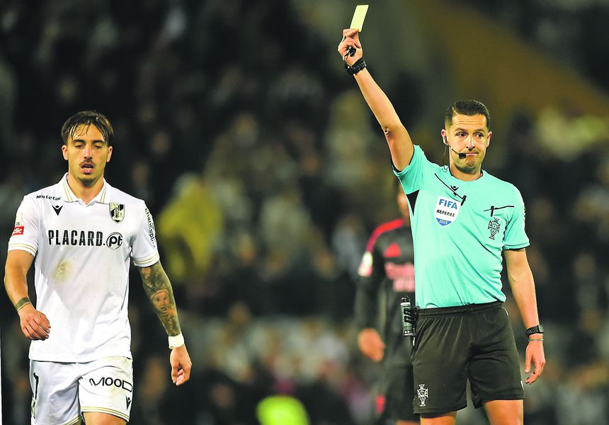 Cartões amarelos polémicos no V. Guimarães-Benfica (0-3) de 19 de abril de 2025. FOTO GRAFISLAB