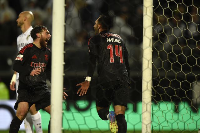 Pavlidis marcou o primeiro golo do Benfica na vitória dos encarnados em Guimarães