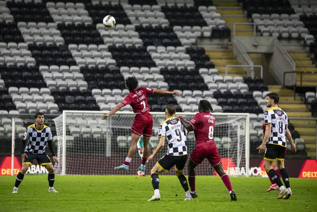 Momento de um Boavista-Gil Vicente disputado no Estádio do Bessa com bancadas despidas (Foto: IMAGO)
