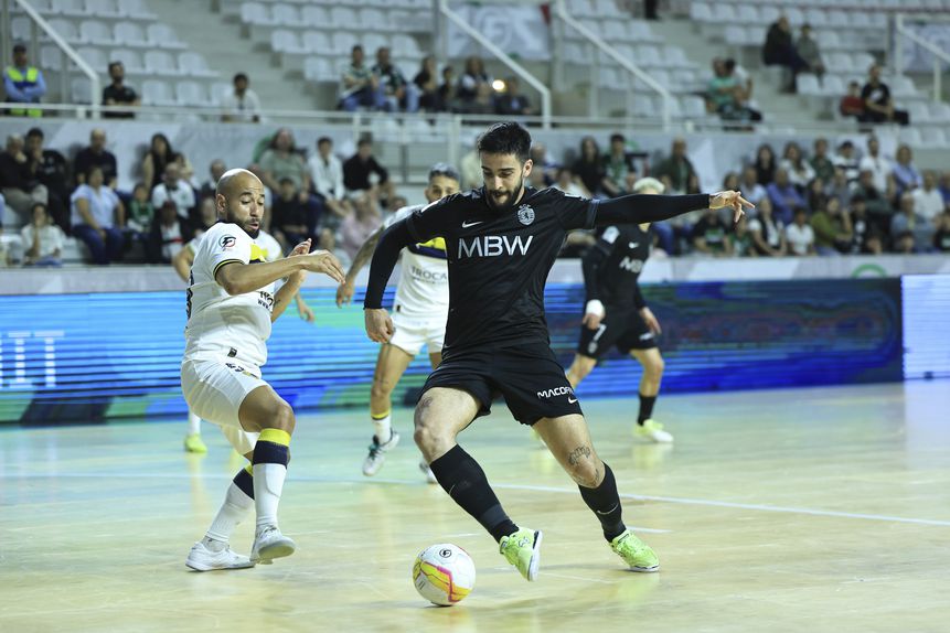 Tomás Paçó foi a figura da partida - Foto: FPF