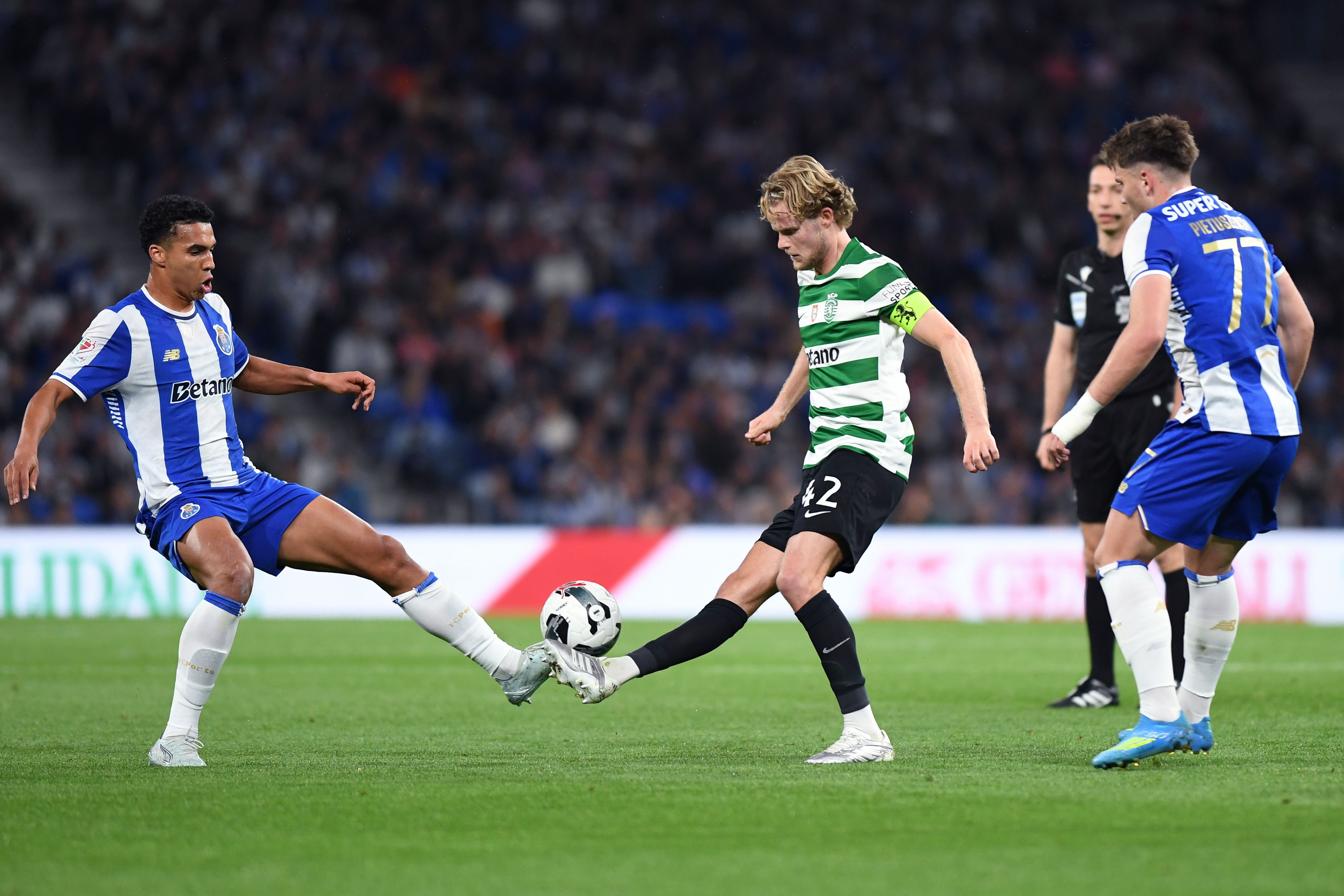 Hjulmand voltou a ser titular na turma leonina. Foto: Rogério Ferreira/Kapta+ (FC Porto-Sporting)
