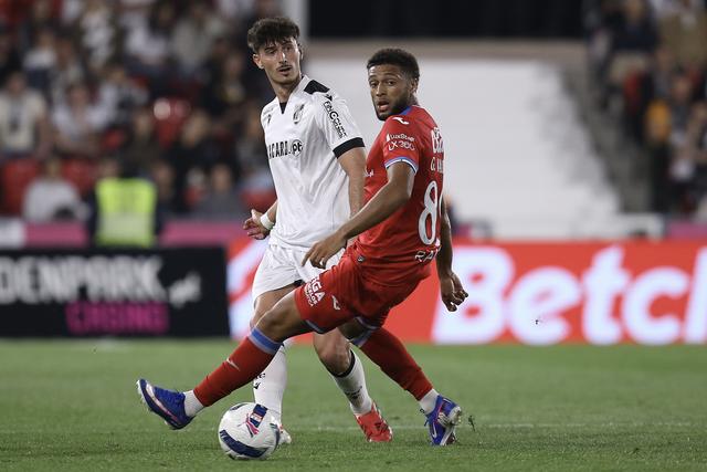Óscar Rivas em ação contra o Gil Vicente - Foto: MANUEL FERNANDO ARAÚJO/LUSA