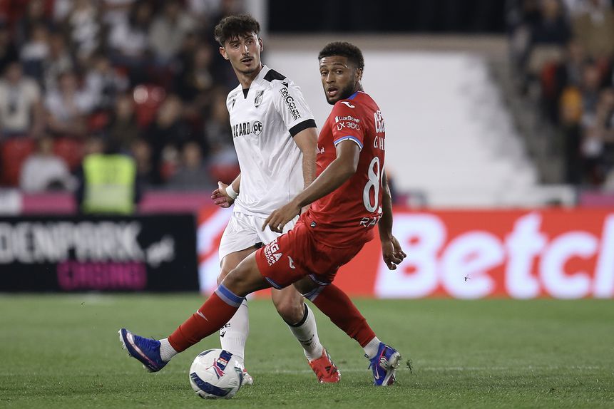 Óscar Rivas em ação contra o Gil Vicente - Foto: MANUEL FERNANDO ARAÚJO/LUSA