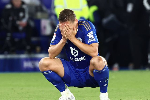 Jogadores do Leicester em lágrimas após a descida - Foto: Imago