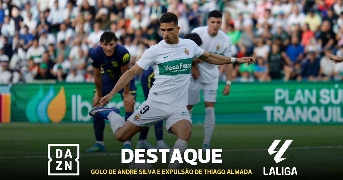 Ex-alvo do Benfica comete penálti, é expulso e André Silva aproveita