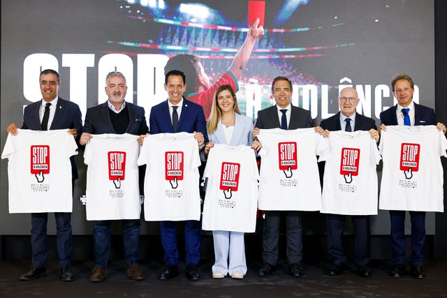 Lançamento da campanha Stop à Violência (Foto: FPF)