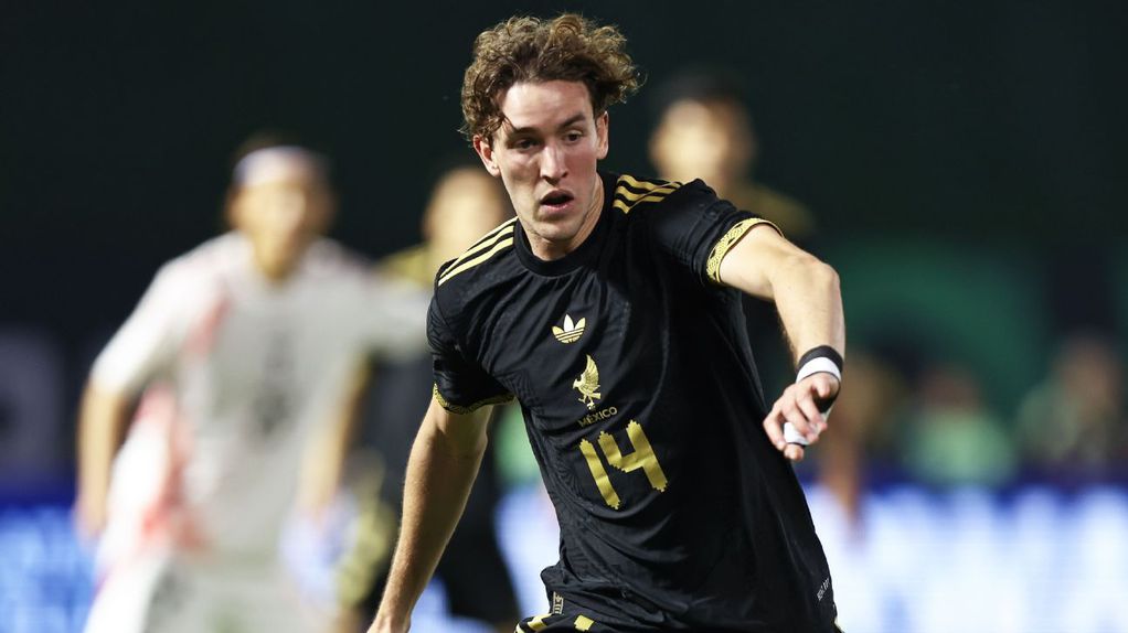 Médio do México quer jogar o Mundial... com uma rotura de ligamentos