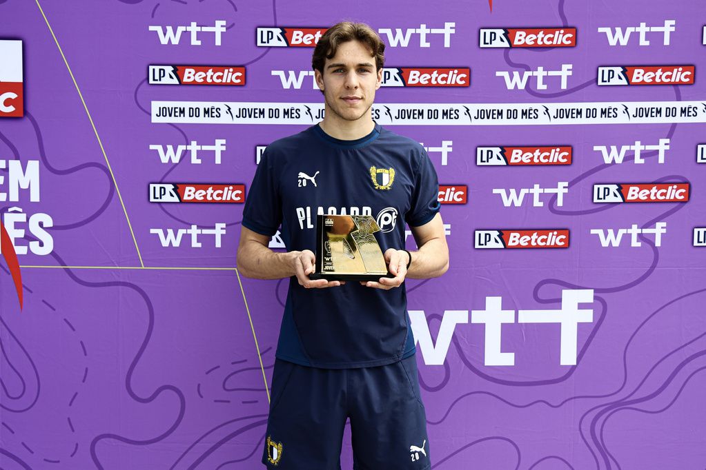 Gustavo Sá premiado pela Liga - Foto: Famalicão