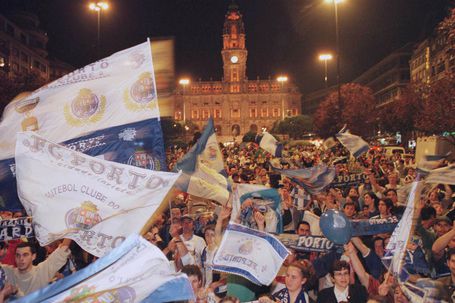 Câmara do Porto confirma: serenata nos Aliados, eventual festa do FC Porto no Dragão