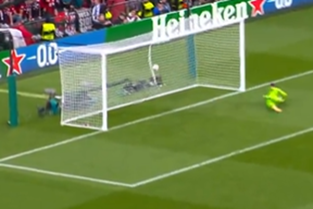 Vídeo: Lookman bisa e amplia a vantagem para a Atalanta