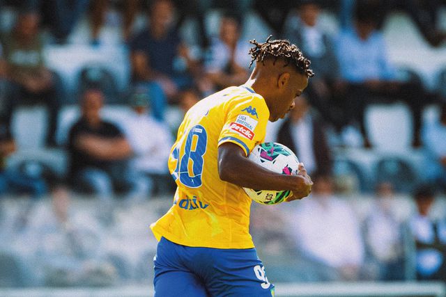 Estoril: Pina, Fabrício, Michel e Jovic terminam época nos sub-23