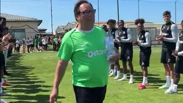 Paulinho também teve direito a guarda de honra