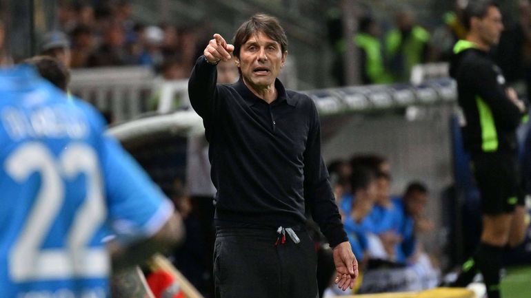 Antonio Conte ausente no jogo do título: «Dói não poder estar lá»