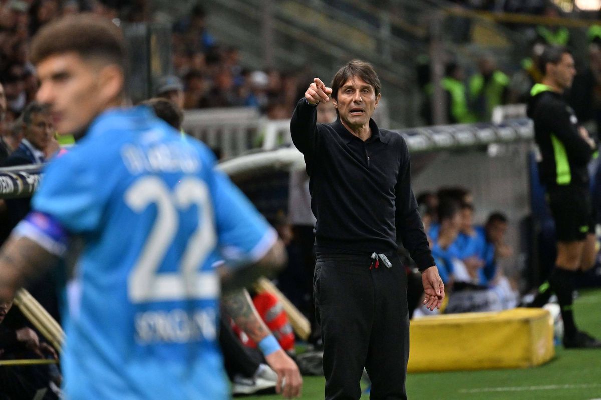 Antonio Conte ausente no jogo do título: «Dói não poder estar lá»