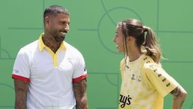 Quaresma e Tatiana inauguram campo em Chelas e recordam origens