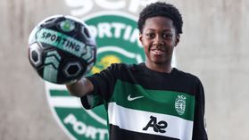 Avançado assina com o Sporting