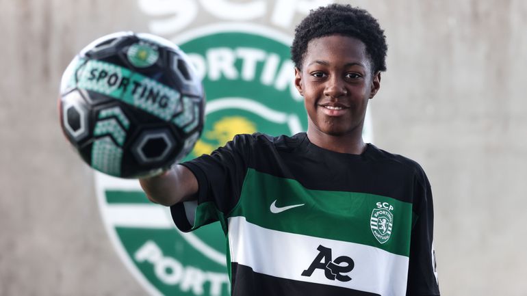 Avançado assina com o Sporting