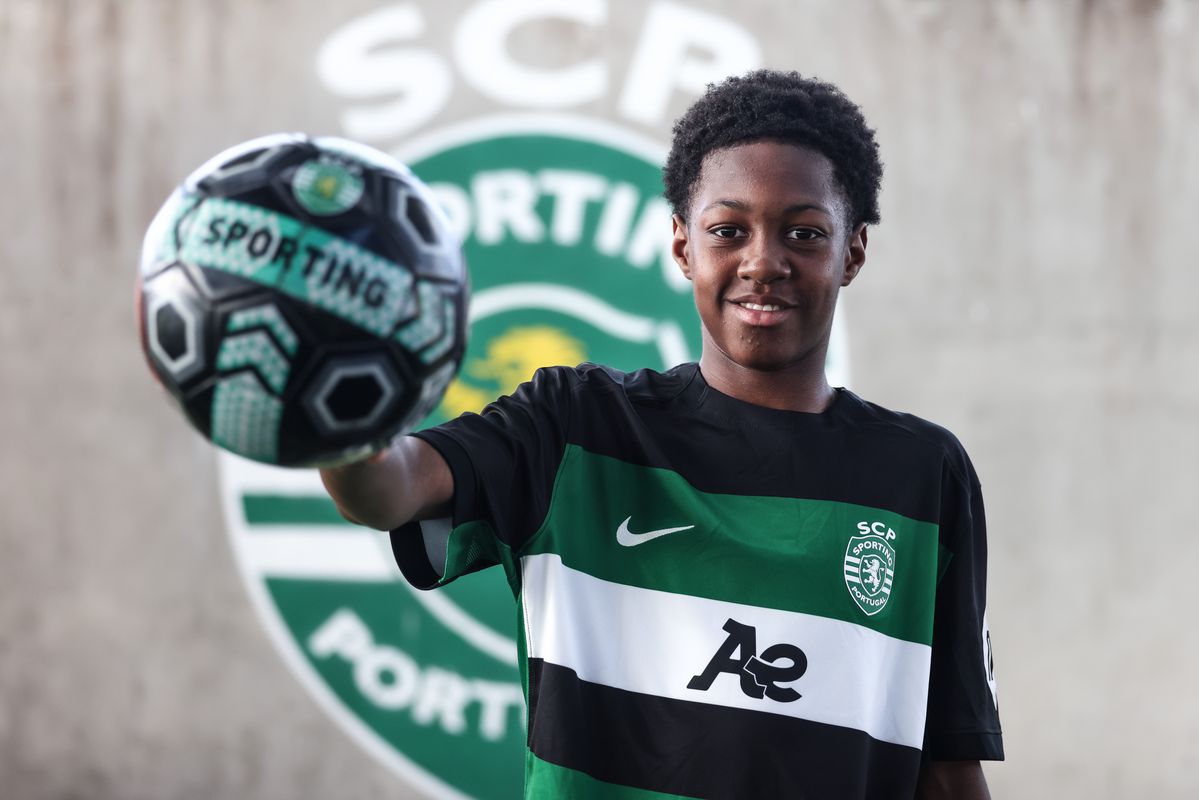 Avançado assina com o Sporting