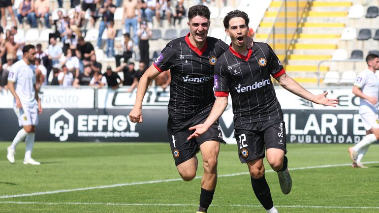 Vitória de Guimarães: pelo menos mais um médio na calha