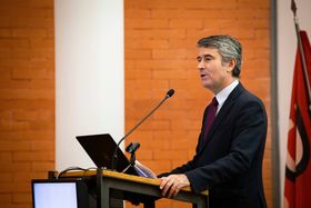 José Luís Carneiro será candidato único à liderança do PS