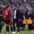 Bruno Fernandes e Ruben Amorim depois da derrota na final da UEFA Europa League