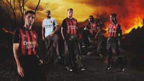 Milan: Rafael Leão em destaque no lançamento do novo equipamento (fotos)