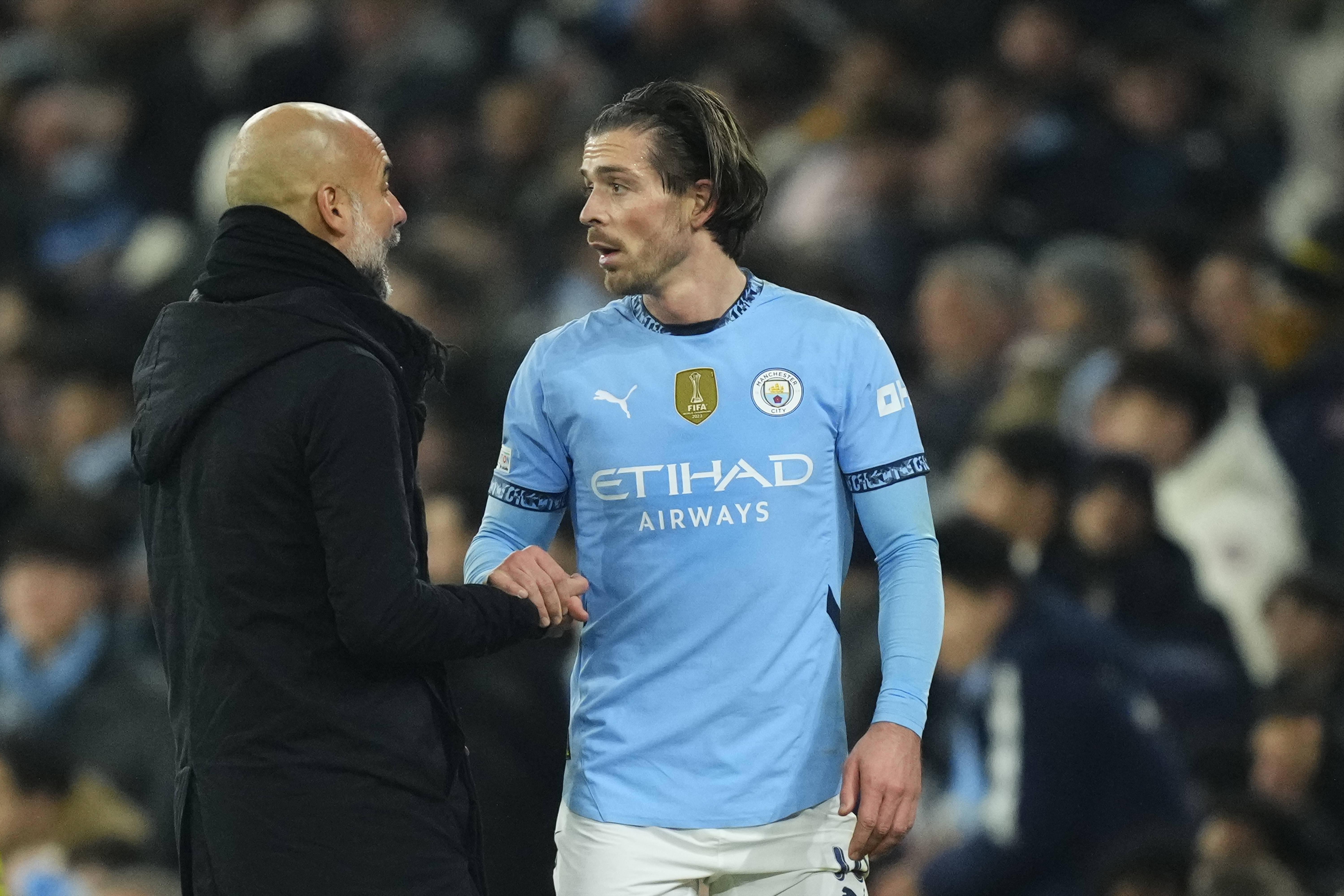 Contratações. No último mercado, Guardiola bateu os mil milhões de euros gastos em reforços. Jack Grealish foi o reforço mais caro na era Guardiola no City, custando 117,5 milhões de euros