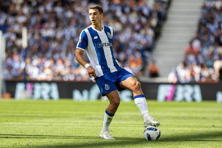 Mercado FC Porto: Kiwior apontado ao campeão espanhol