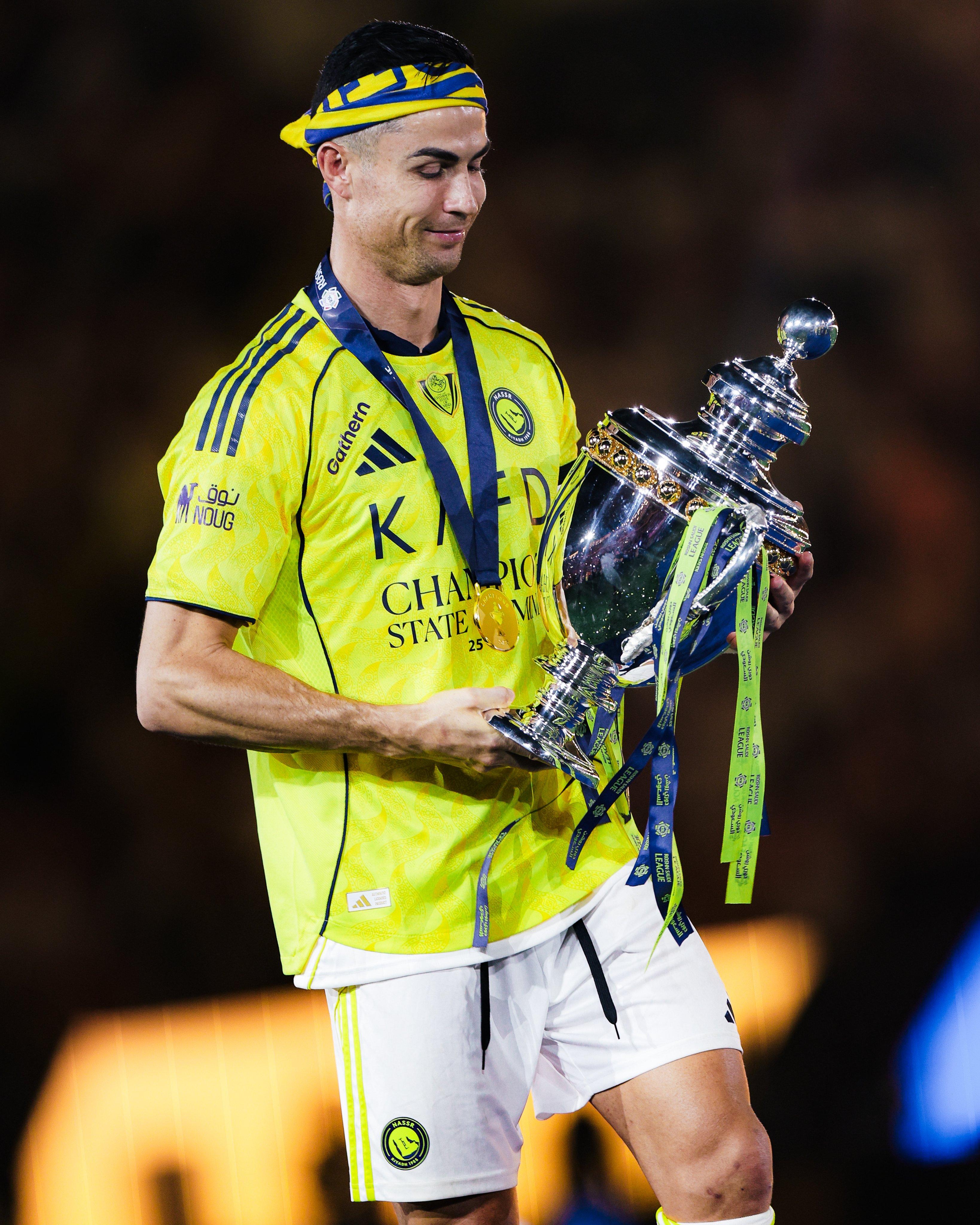 Ronaldo e o título de campeão (Foto: SPL)
