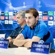 Mourinho e Casillas durante primeira passagem do treinador pelo Real Madrid