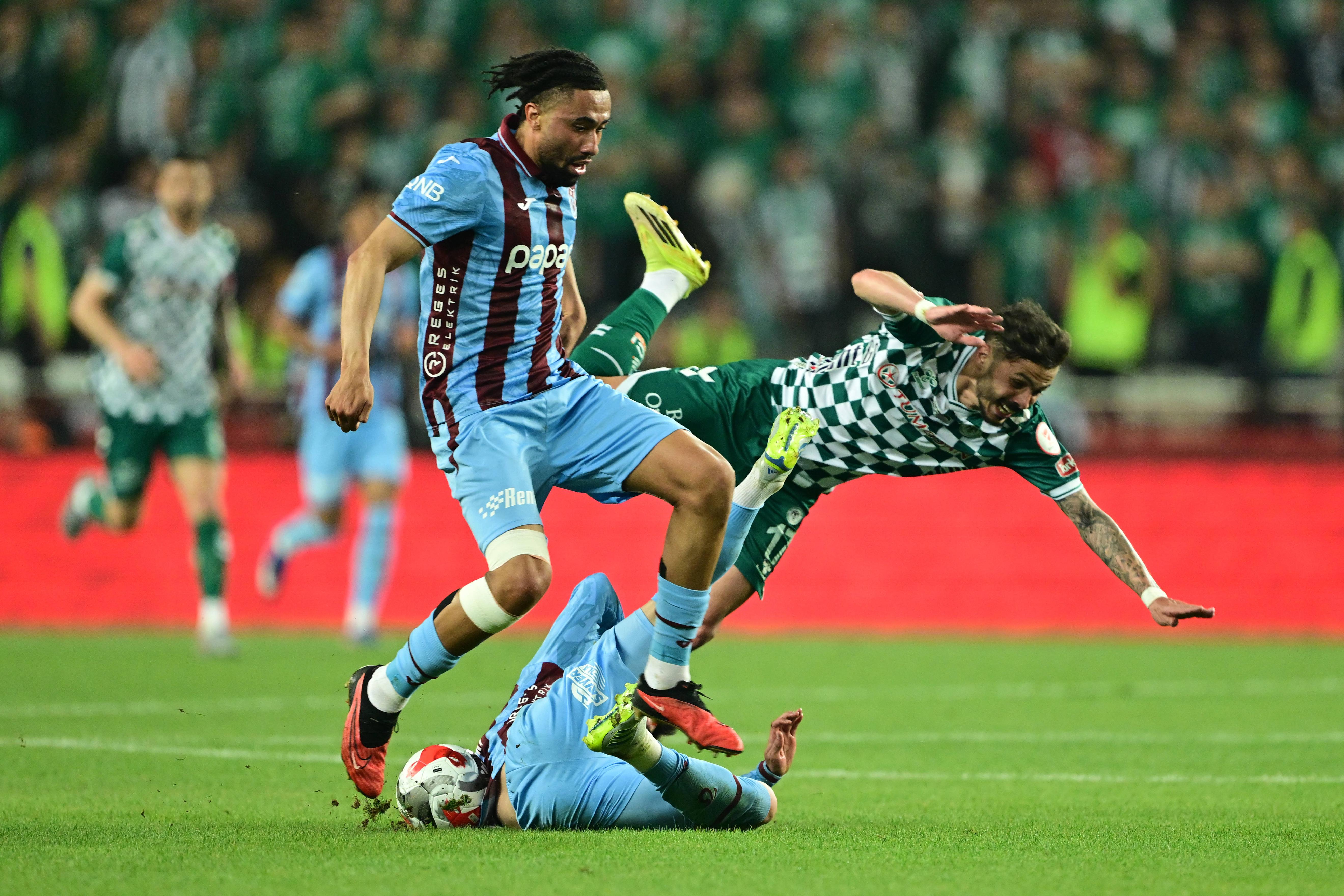 Diogo Gonçalves titular no Konyaspor
