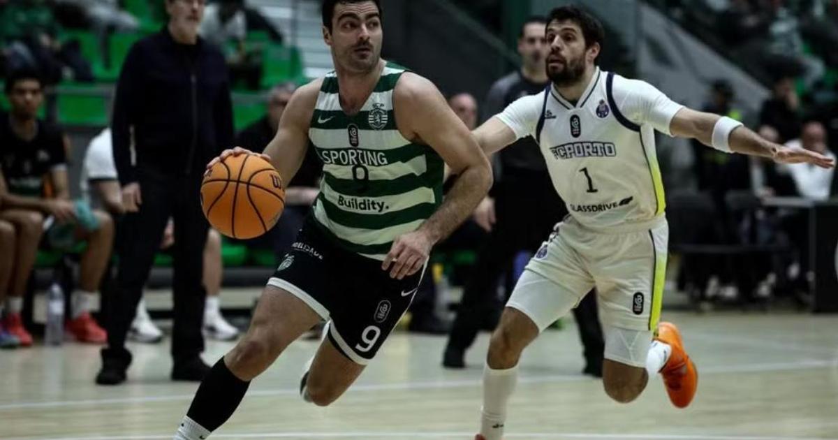 Sporting faz honras da casa no primeiro duelo das meias com FC Porto