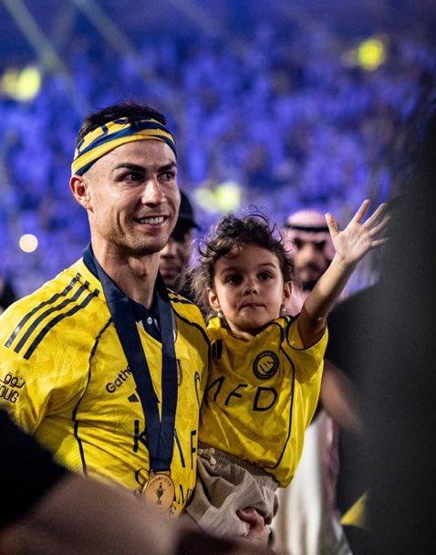 Ronaldo e a filha Bella (D.R.)