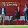 Simão Sabrosa, Rui Costa e Mário Branco no campus do Benfica no Seixal (foto: Miguel Nunes)